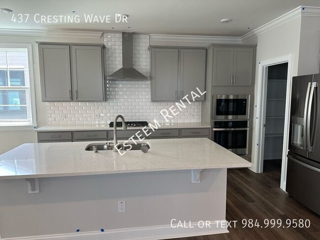 Building Photo - 437 Cresting Wave Dr