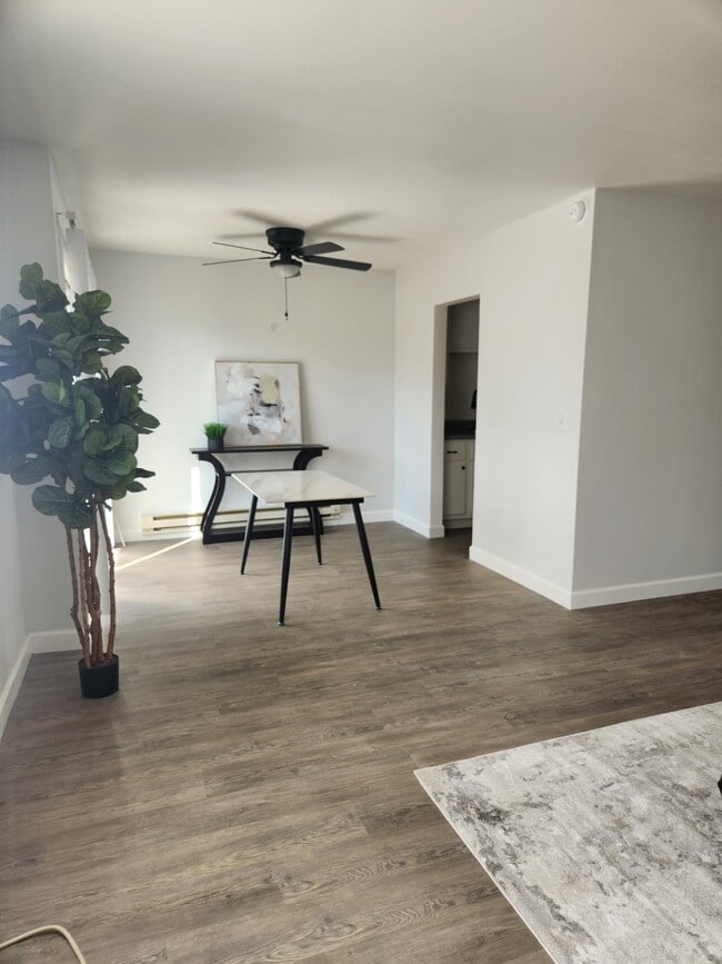 Foto del edificio - Creekview Apartments - Half off 1st month!