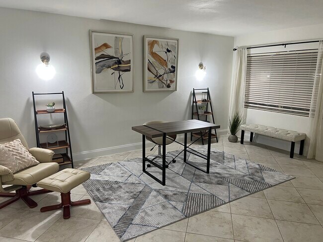 Front Entry/office - 4108 Brandeis Ave