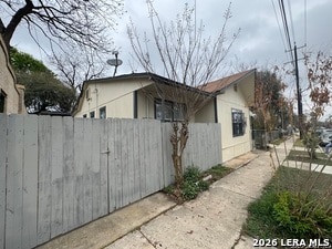 Building Photo - 631 E Mistletoe