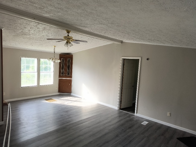 Foto del edificio - 1067 Poston Ln