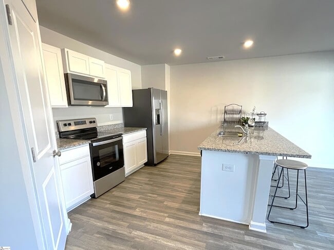 Building Photo - 4060 Garrison Ln