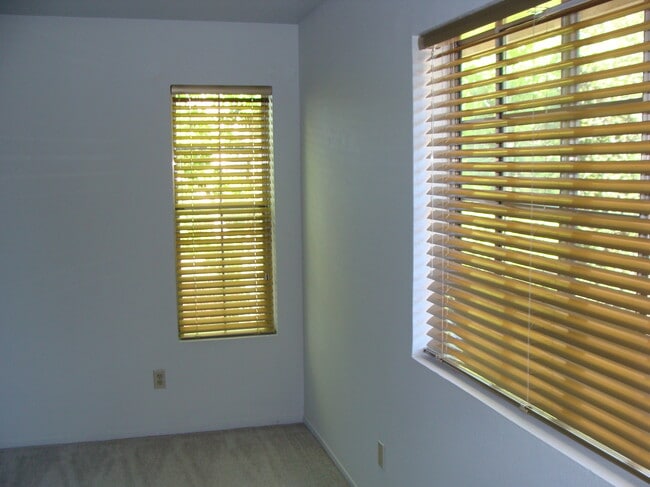 Foto del edificio - 3130 Cambridge Rd