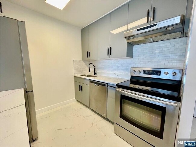Foto del edificio - 770 Anderson Ave