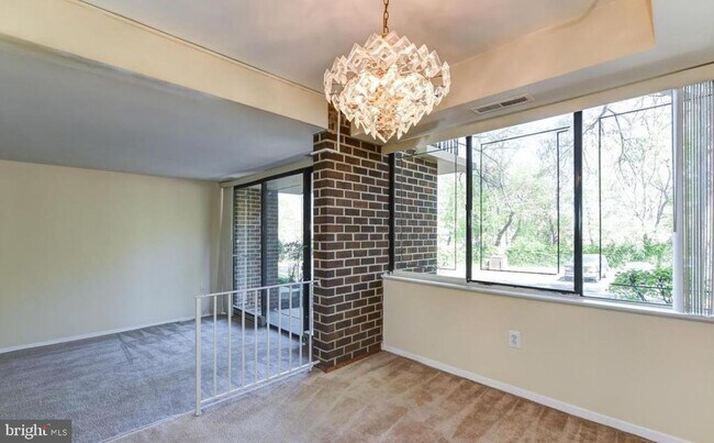 Foto del edificio - 2114 Bonnywood Ln