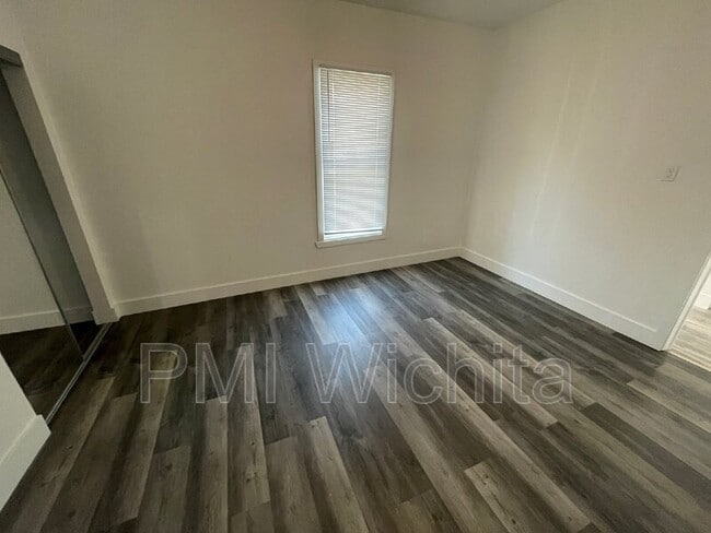 Foto del edificio - 206 N Ash St