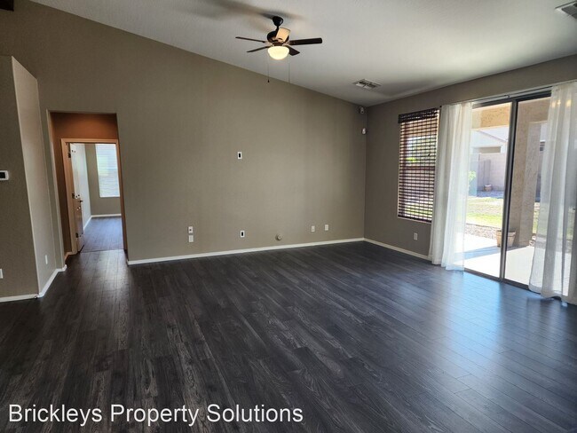 Building Photo - 4 br, 2 bath House - 10611 W Jones Ave