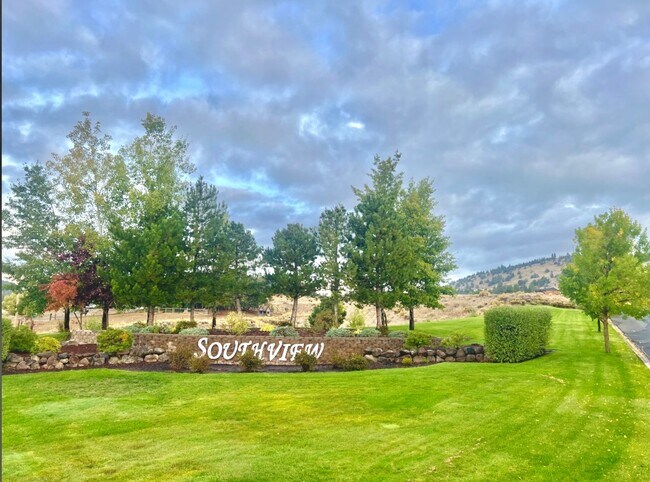 Foto del edificio - Three Bedroom, Two Bath House in Southview