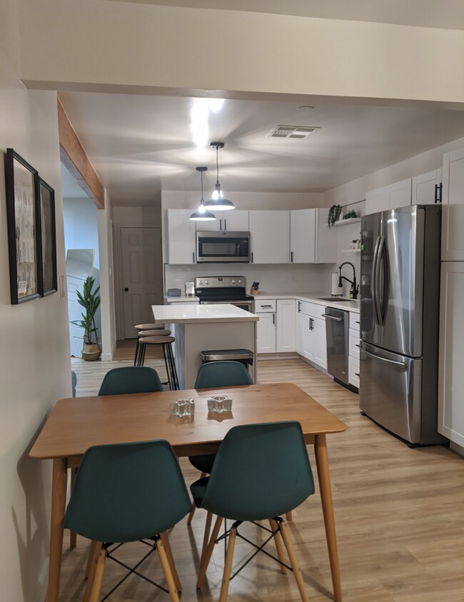 Foto del edificio - 3338 N 63rd Ave