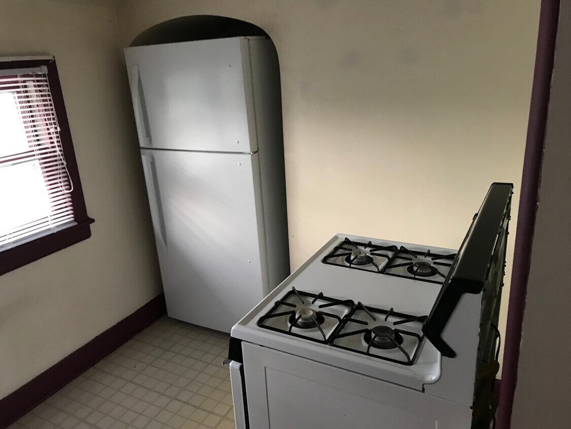 Stove and fridge in kitchen - 2116A North 9th Street
