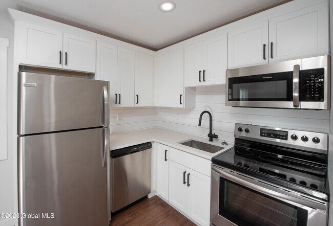 Foto del edificio - 14 Kirby Rd