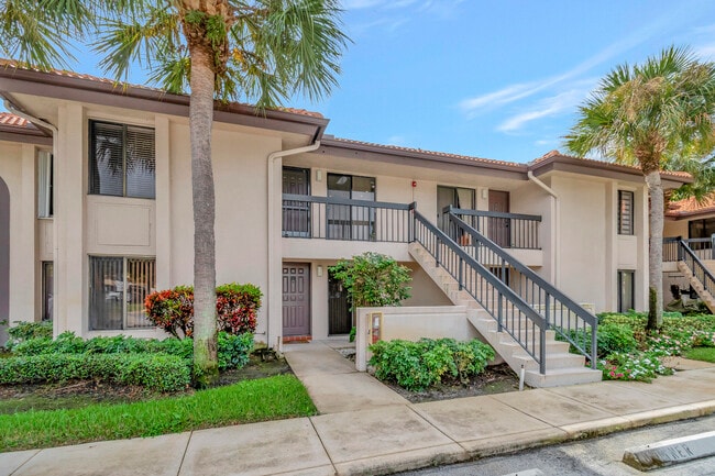 Building Photo - 5151 W Club Cir