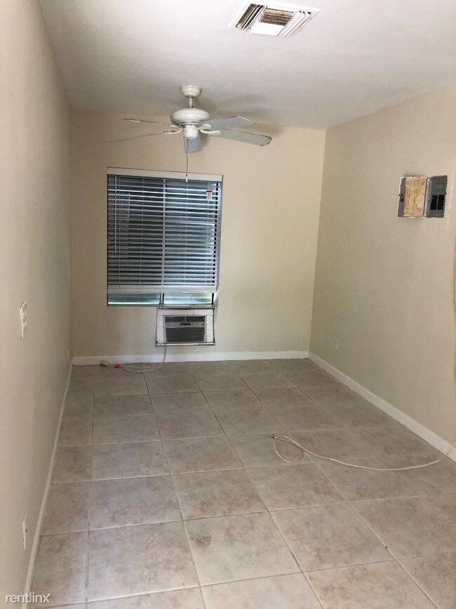Foto del edificio - 2 br, 2 bath  - 3313 SE 3rd St