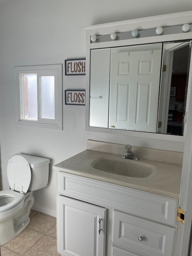 Building Photo - 113 Wyoming State Hwy 233