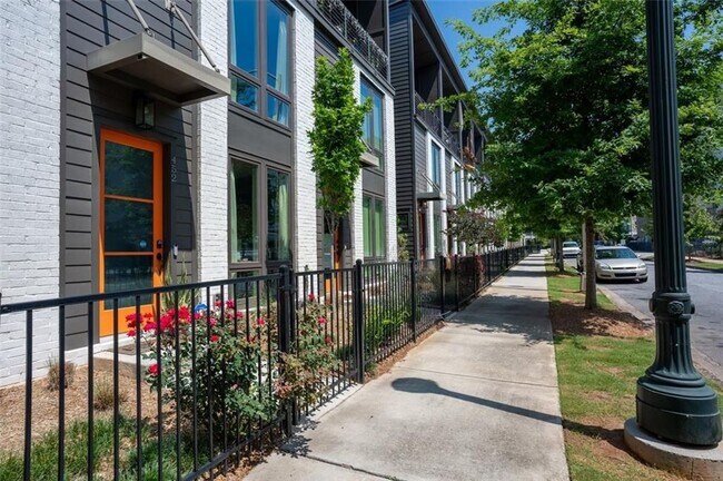 Foto del edificio - 452 Latta St NE