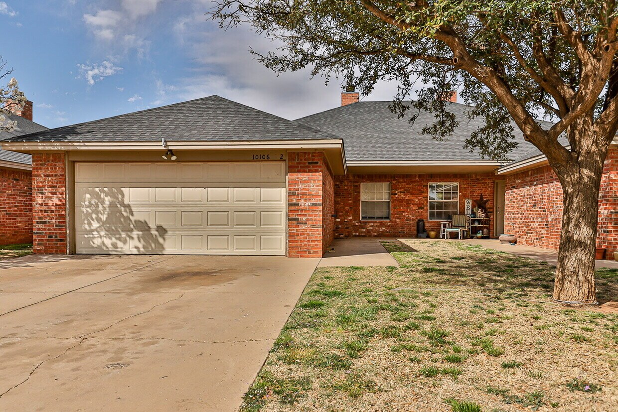 Primary Photo - Wonderful Duplex in Southwest Lubbock!