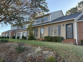 Building Photo - 2630 Hitchcock Dr