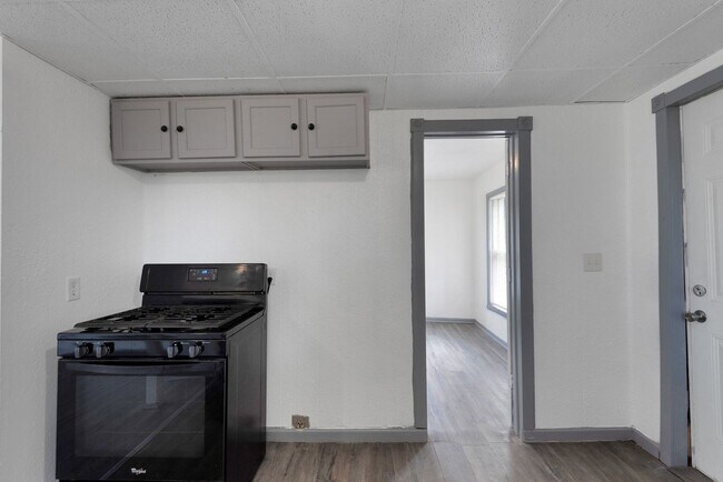 Foto del edificio - Charming 2BR House in East Moline