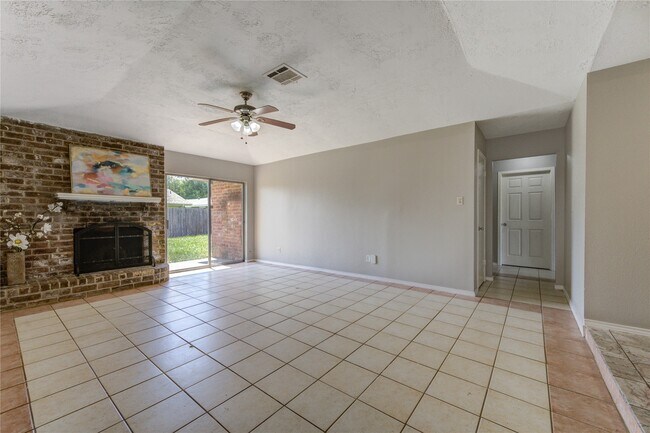Foto del edificio - 9915 Towne Tower Ln