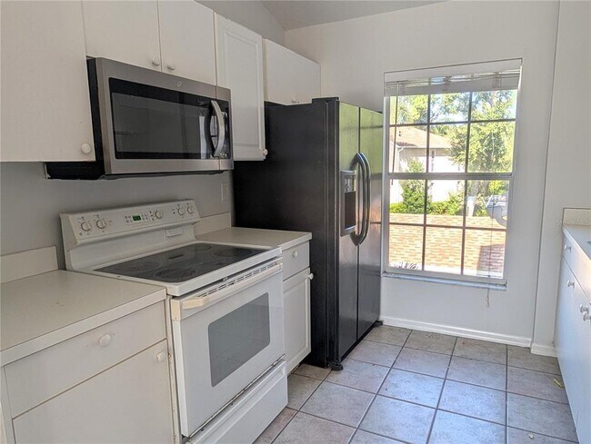 Building Photo - 8390 Wingate Dr