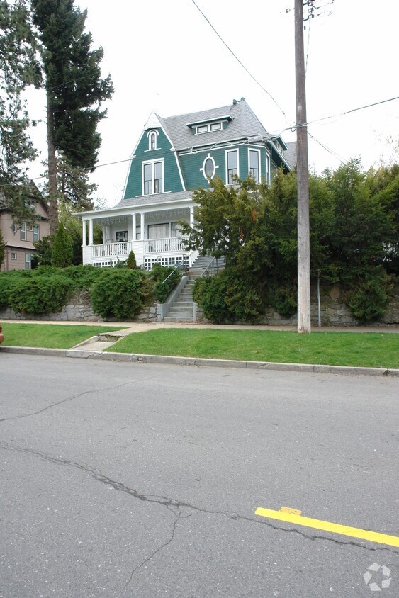 Foto del edificio - 2027 W Riverside Ave