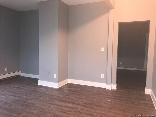 Foto del edificio - 48 Laurel Ct