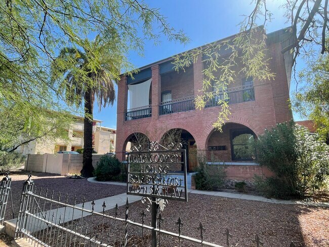 Building Photo - 710 N 6th Ave