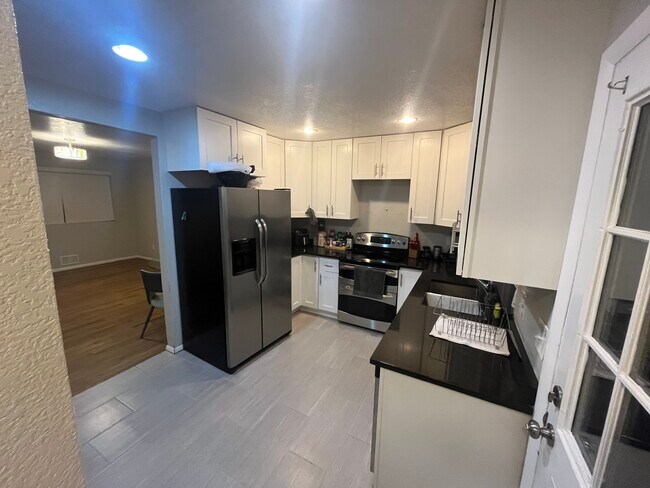 Foto del edificio - 6020 E 68th Way