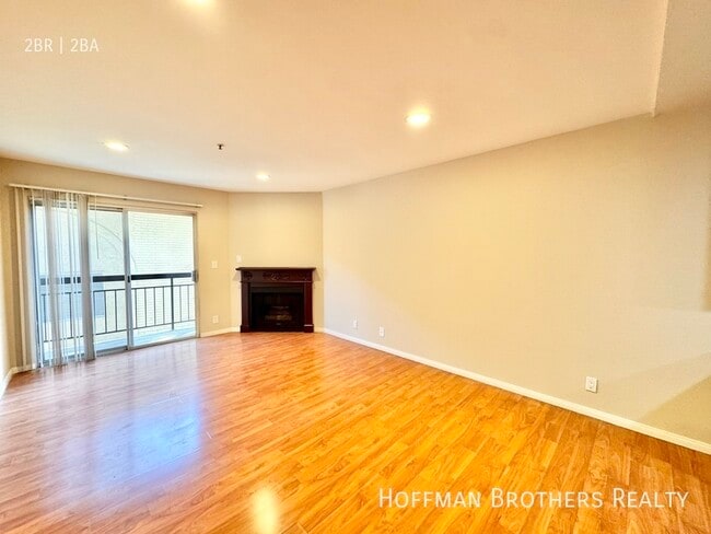 Building Photo - 8724 Burton Way