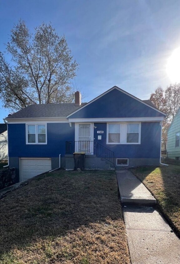 Foto principal - Move-In Ready 3-Bed Home with Downstairs B...