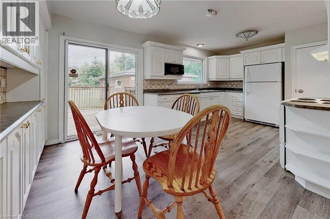 Building Photo - 26 Glengarry Rd