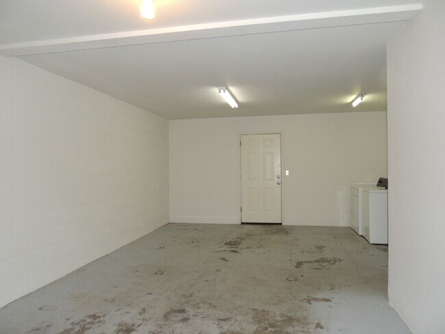 Photo - AMAZING LOCATION!! Downtown Gresham Townho... Apartment