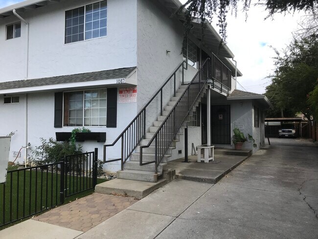Foto del edificio - 1089 W Hamilton Ave