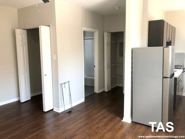 Foto del edificio - 1627 N Humboldt Blvd