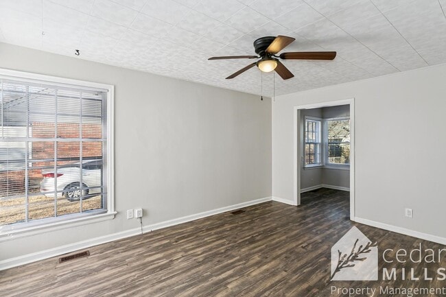 Building Photo - Affordable 1 Bedroom, Large Storage Basement