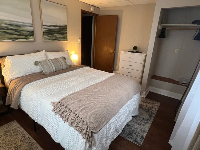 Foto del edificio - 4115 Lowry Ave N