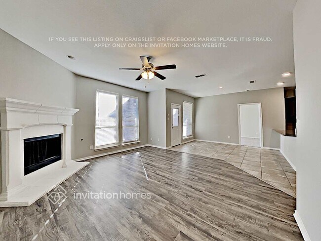 Building Photo - 15704 Barton Ridge Dr