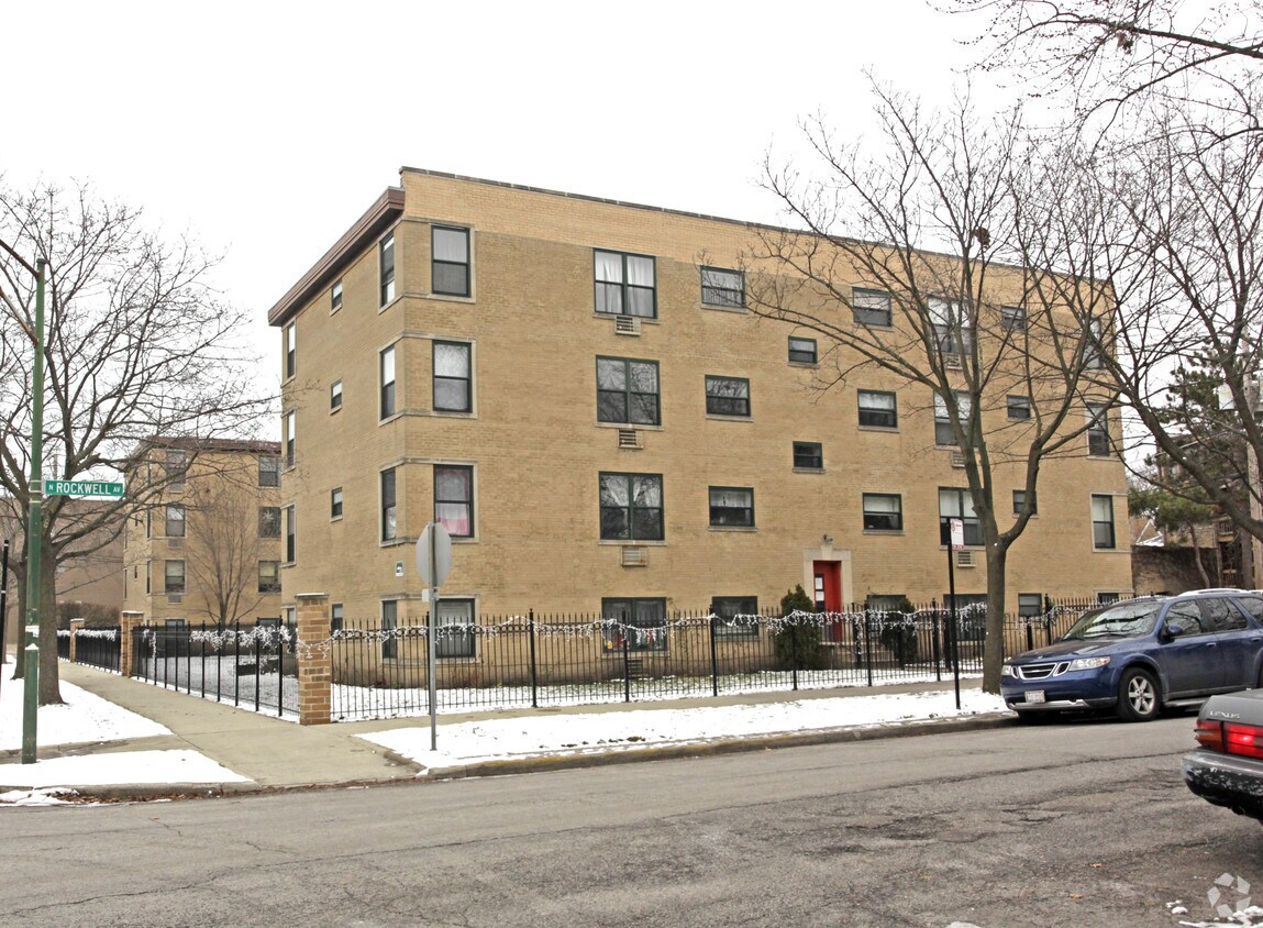 Building Photo - 2545-2555 W Rascher Ave