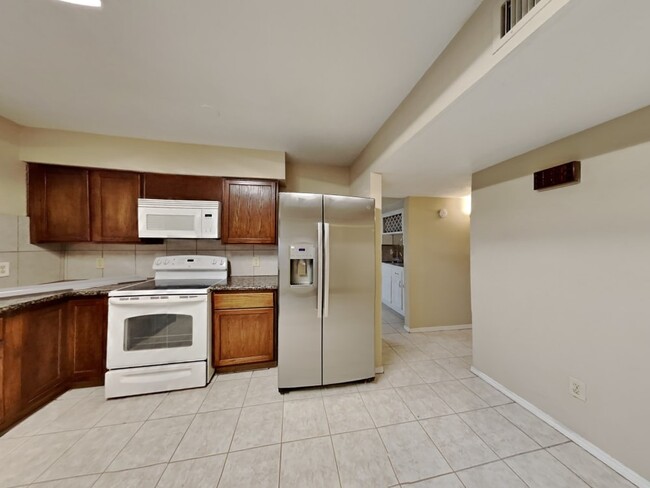 Building Photo - 15714 Mendocino Dr