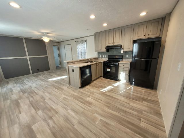 Primary Photo - 129 Skyline Dr