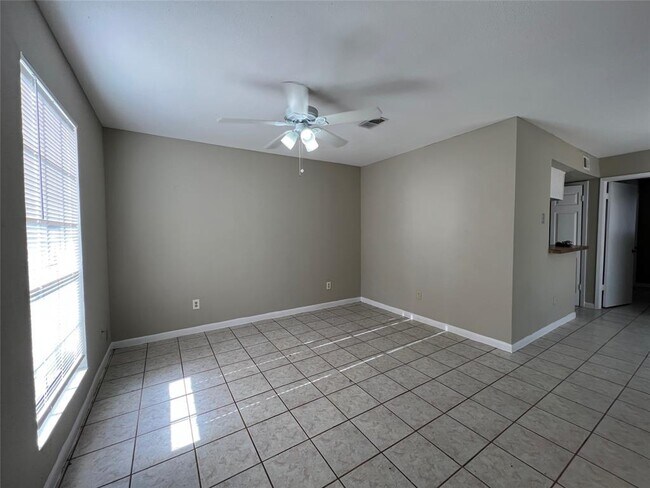 Foto del edificio - 1952 Upland Dr