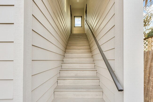 Building Photo - 2427 Liestal Aly