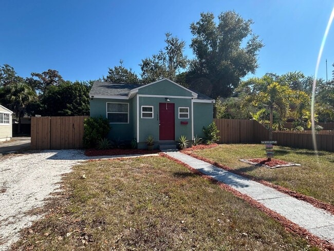 Photo - Beautifully Updated Furnished 2 Bed 1 Bath with Fenced Yard! House