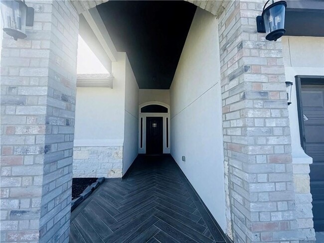 Building Photo - Move In ASAP! 4/3-Southside-Grange Park Subdivision