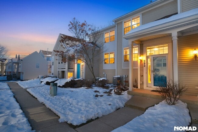 Building Photo - 992 Darla Ct