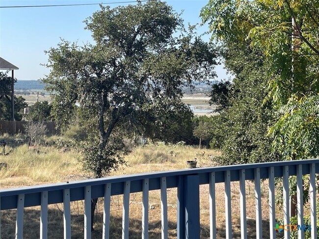 Foto del edificio - 1522 Cattail