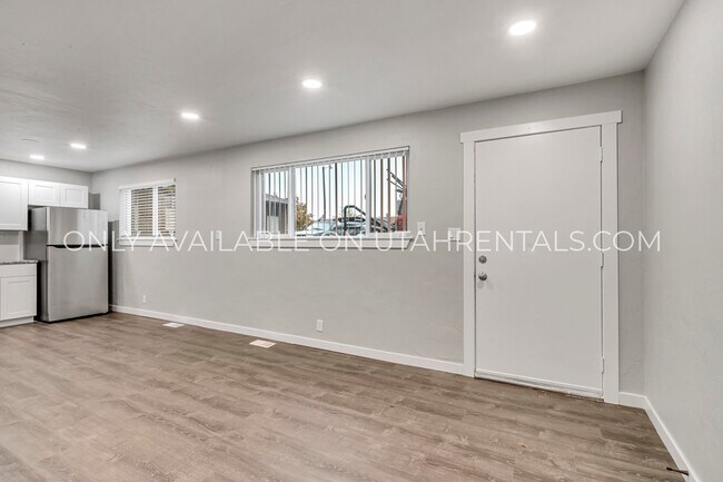 Building Photo - 673 N 100 W