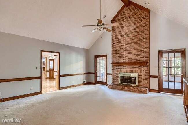 Building Photo - 4 br, 2 bath House - 362 Clyde Court