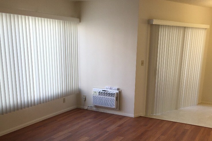 Foto del edificio - 1009 N Hayworth Ave