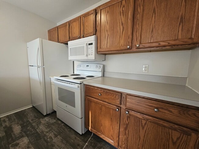 Building Photo - 8709 Candlewood Trail